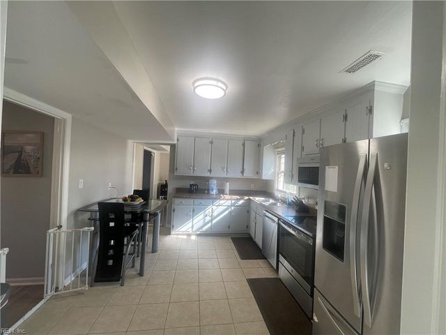 344 De Laura DR, Newport News, VA 23608