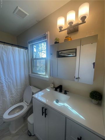 344 De Laura DR, Newport News, VA 23608