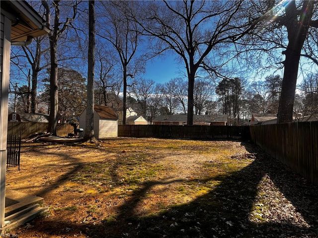 344 De Laura DR, Newport News, VA 23608