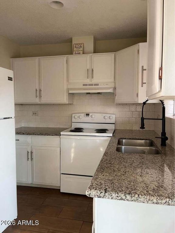 2308 N 51ST Place B, Phoenix, AZ 85008