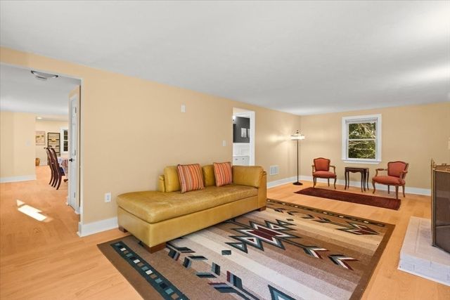 445 Plymouth St, Pembroke, MA 02359