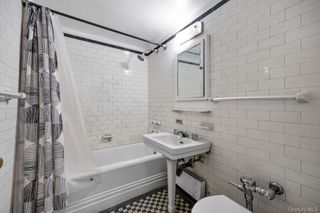 353 W 56th Street 2D, New York (manhattan), NY 10019