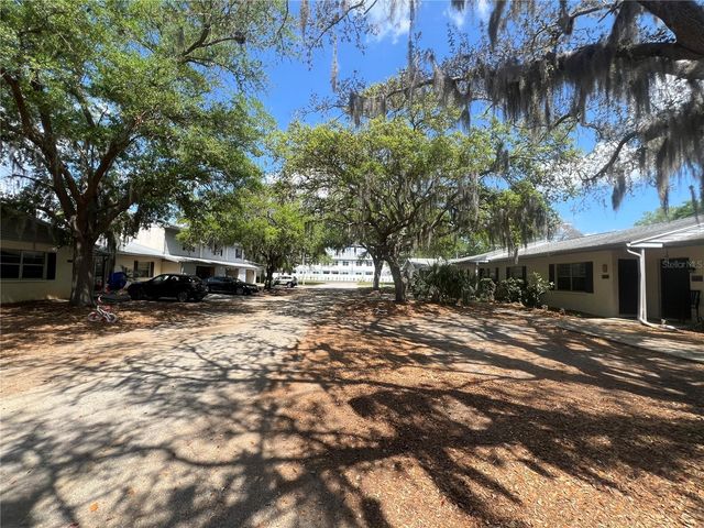 1000 E CAROLINE STREET, Tavares, FL 32778