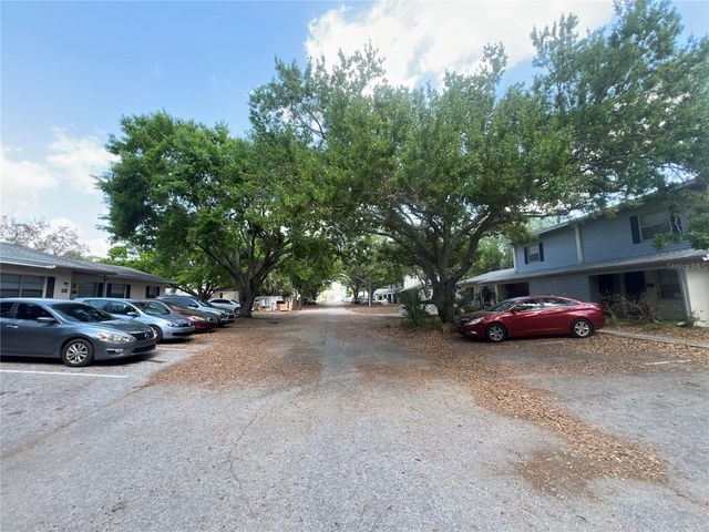 1000 E CAROLINE STREET, Tavares, FL 32778