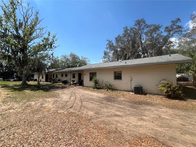 1000 E CAROLINE STREET, Tavares, FL 32778
