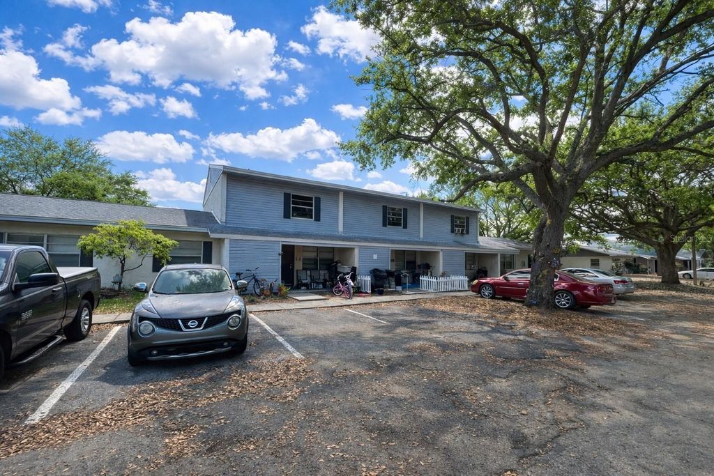 1000 E CAROLINE STREET, Tavares, FL 32778
