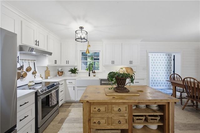 4345 Woodfield Drive, Gainesville, GA 30507