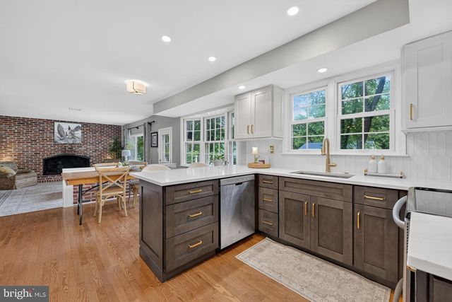 1019 LAFAYETTE DR, Yardley, PA 19067