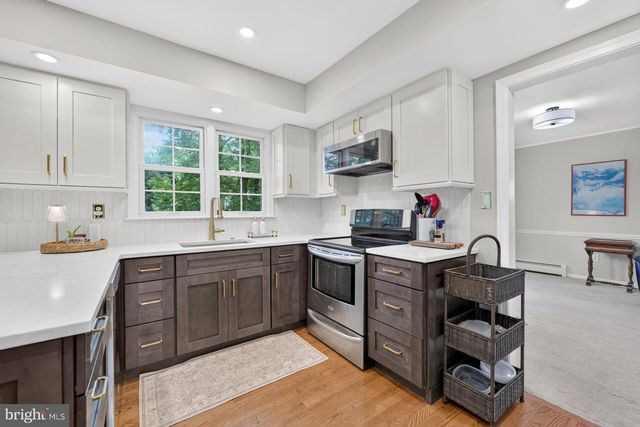 1019 LAFAYETTE DR, Yardley, PA 19067