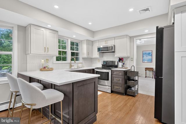 1019 LAFAYETTE DR, Yardley, PA 19067