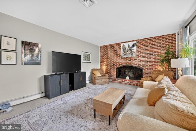 1019 LAFAYETTE DR, Yardley, PA 19067