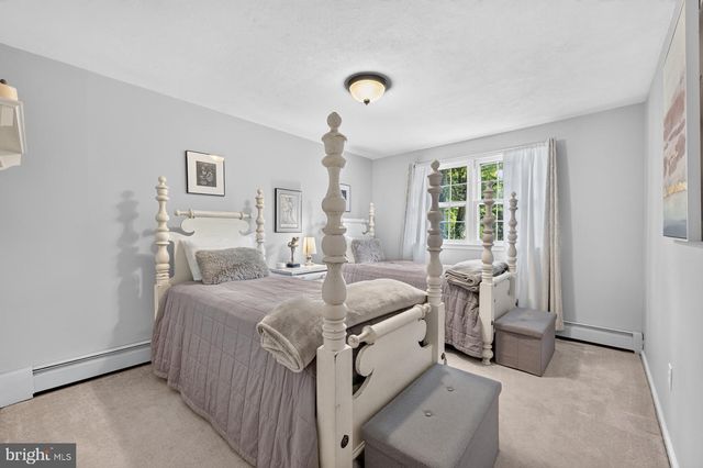 1019 LAFAYETTE DR, Yardley, PA 19067