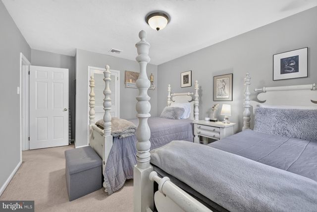 1019 LAFAYETTE DR, Yardley, PA 19067