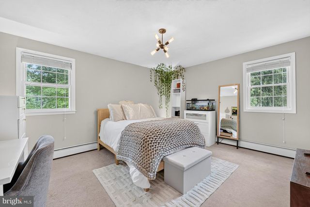 1019 LAFAYETTE DR, Yardley, PA 19067