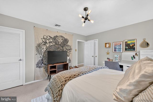 1019 LAFAYETTE DR, Yardley, PA 19067