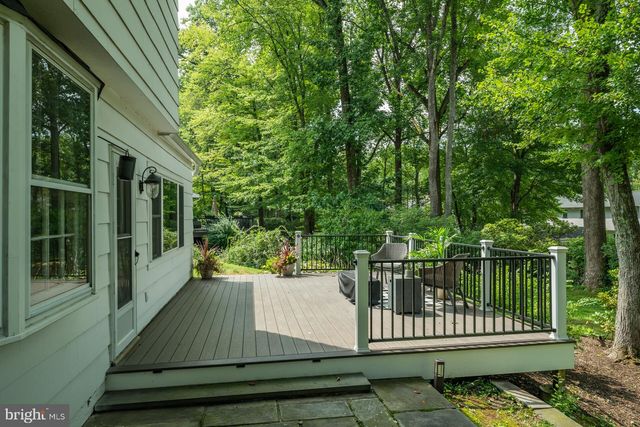 1019 LAFAYETTE DR, Yardley, PA 19067