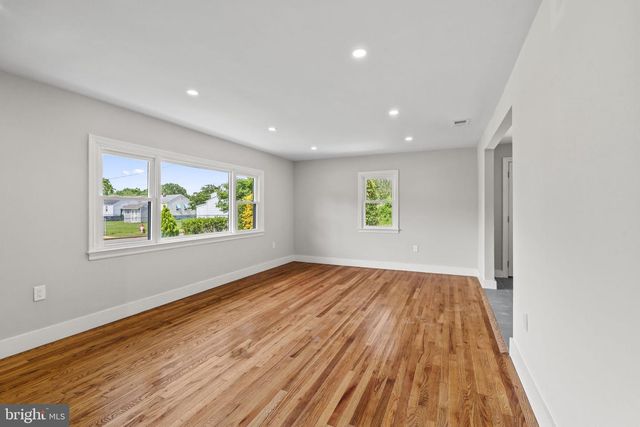 316 W ADAMS ST, Paulsboro, NJ 08066
