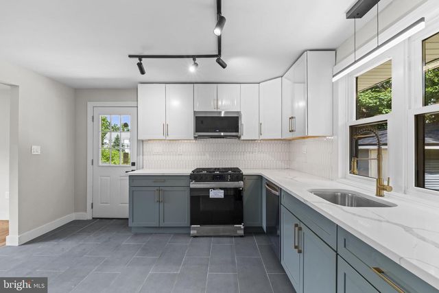 316 W ADAMS ST, Paulsboro, NJ 08066