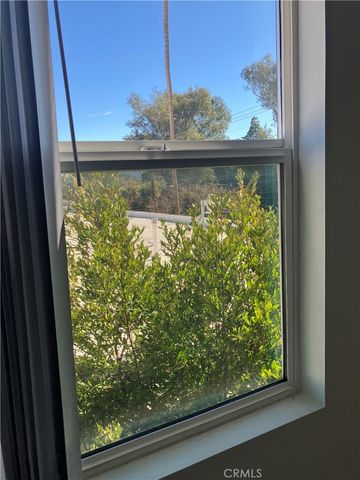 11925 KLING Street 111, Valley Village, CA 91607