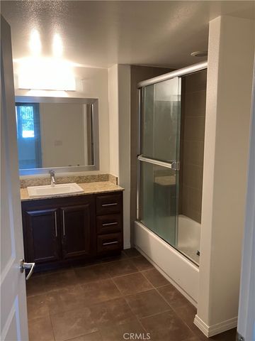 11925 KLING Street 111, Valley Village, CA 91607