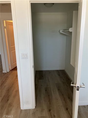 11925 KLING Street 111, Valley Village, CA 91607