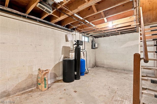 3197 Greenbrier Drive, Norton, OH 44203