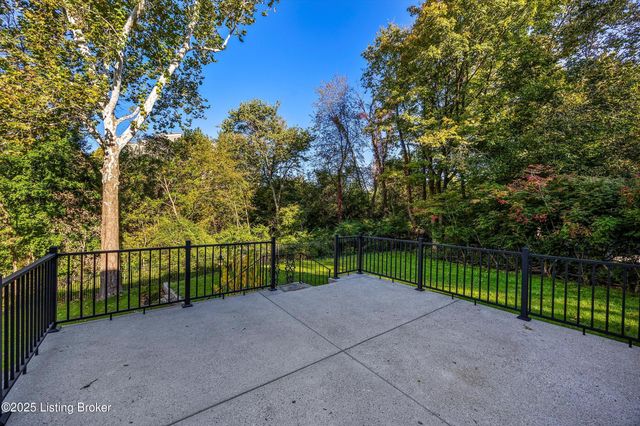 2418 Branning Rd, Louisville, KY 40222
