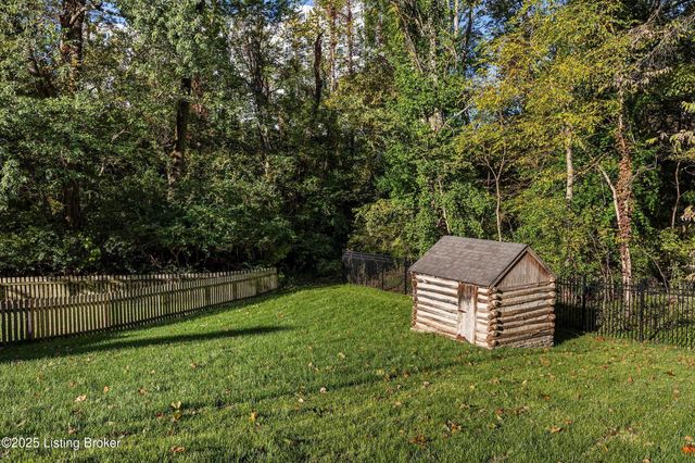 2418 Branning Rd, Louisville, KY 40222