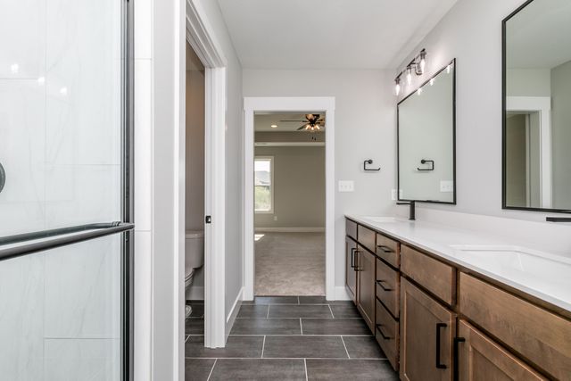 913 SPYGLASS CT, Columbia, MO 65201