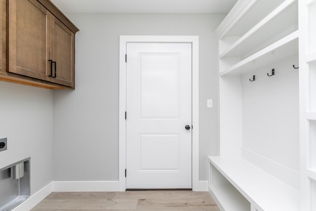 913 SPYGLASS CT, Columbia, MO 65201