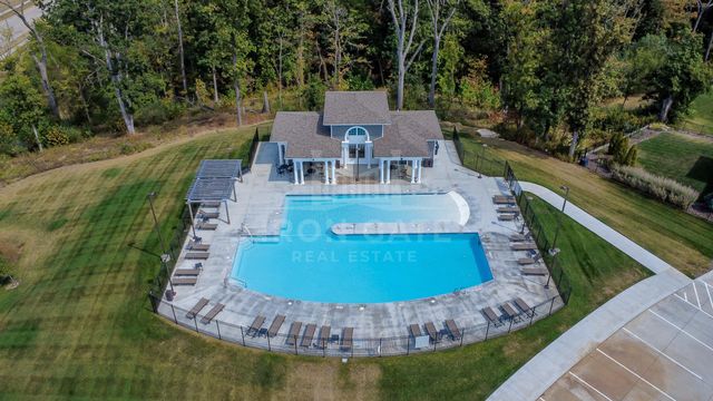 913 SPYGLASS CT, Columbia, MO 65201