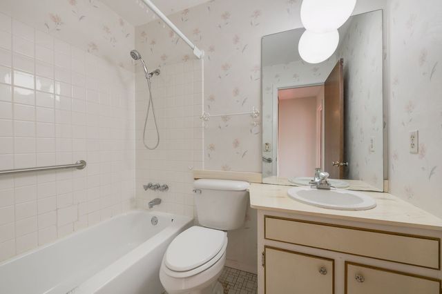 4 Barclay Court, Montgomery, IL 60538