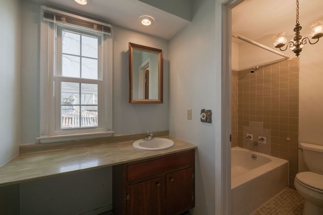 4 Barclay Court, Montgomery, IL 60538