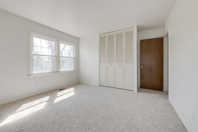 4 Barclay Court, Montgomery, IL 60538