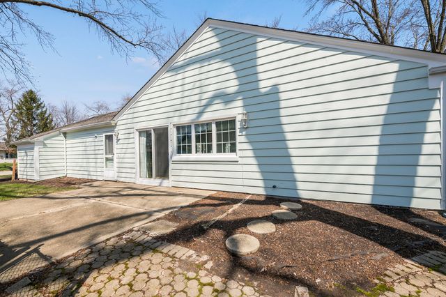 4 Barclay Court, Montgomery, IL 60538