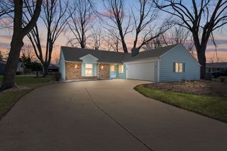 4 Barclay Court, Montgomery, IL 60538
