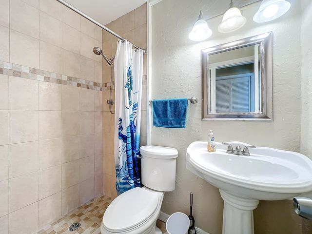 6803 Kingston Drive, Lake Worth, FL 33462