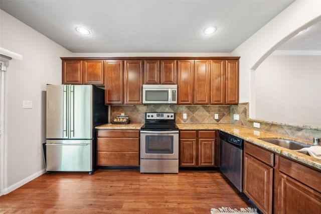 406 Lazy Lane, Montgomery, TX 77356