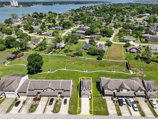 406 Lazy Lane, Montgomery, TX 77356