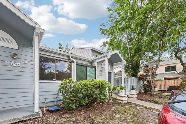 2039 Winners Cir, North Lauderdale, FL 33068