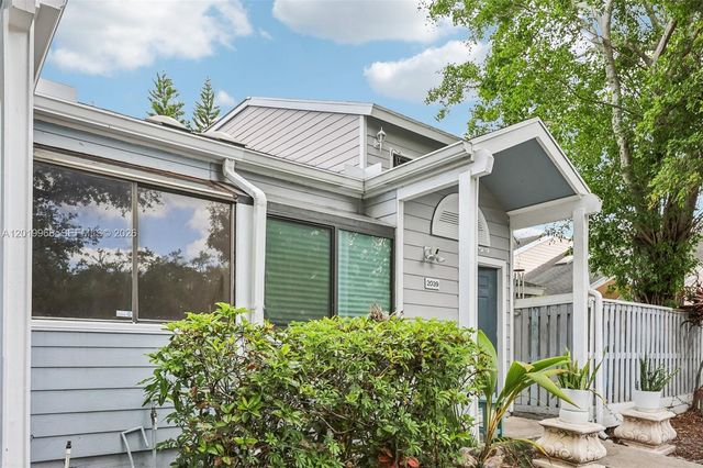 2039 Winners Cir, North Lauderdale, FL 33068