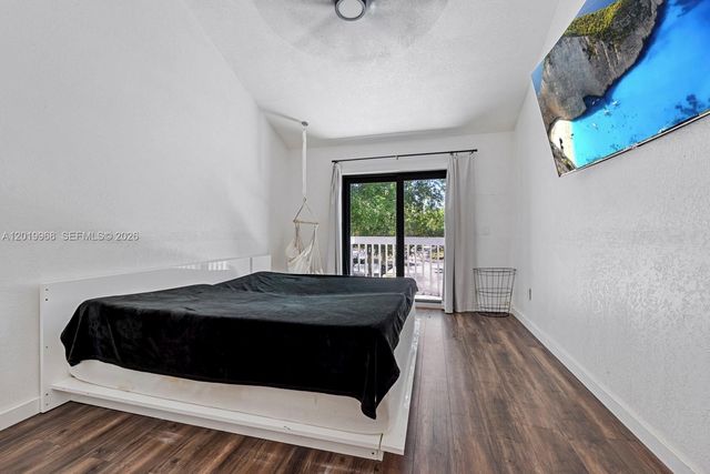 2039 Winners Cir, North Lauderdale, FL 33068