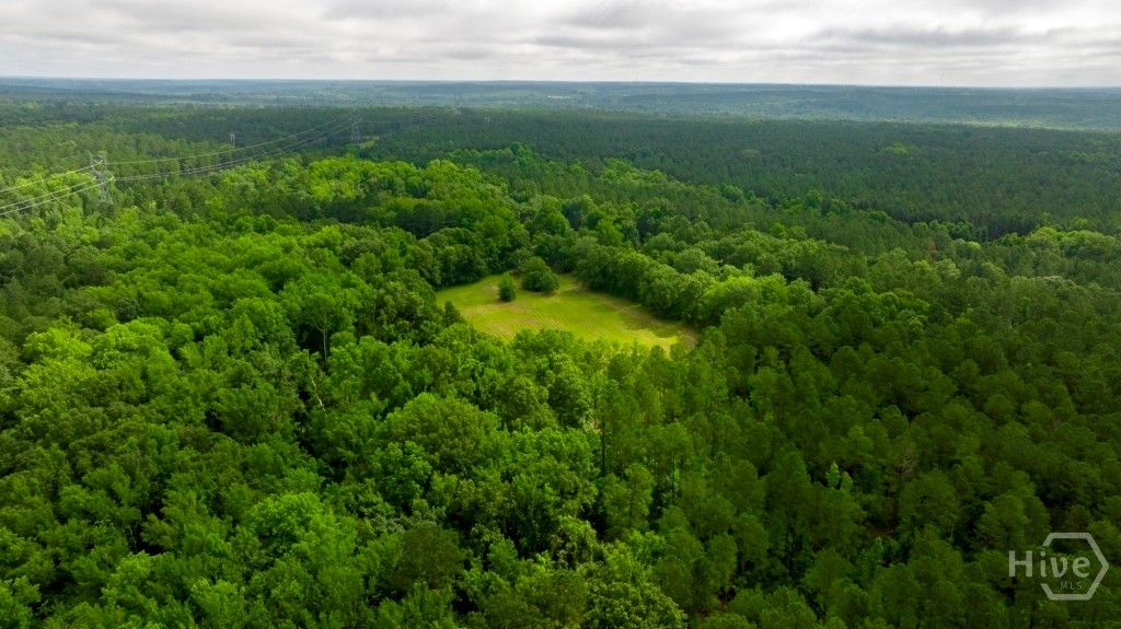 Image 18 of property listing at Address unavailable.