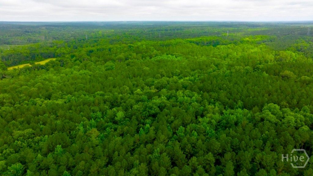 Image 23 of property listing at Address unavailable.