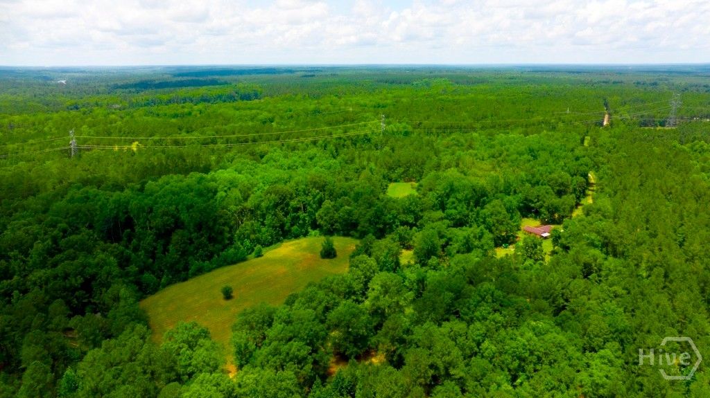 Image 4 of property listing at Address unavailable.