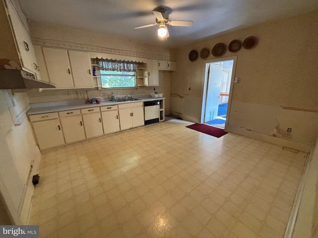 7353 MAGARITY RD, Falls Church, VA 22043