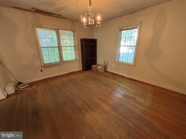 7353 MAGARITY RD, Falls Church, VA 22043