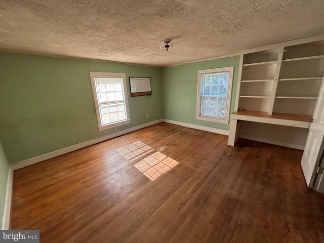 7353 MAGARITY RD, Falls Church, VA 22043