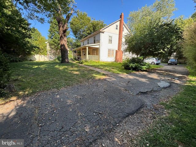 7353 MAGARITY RD, Falls Church, VA 22043