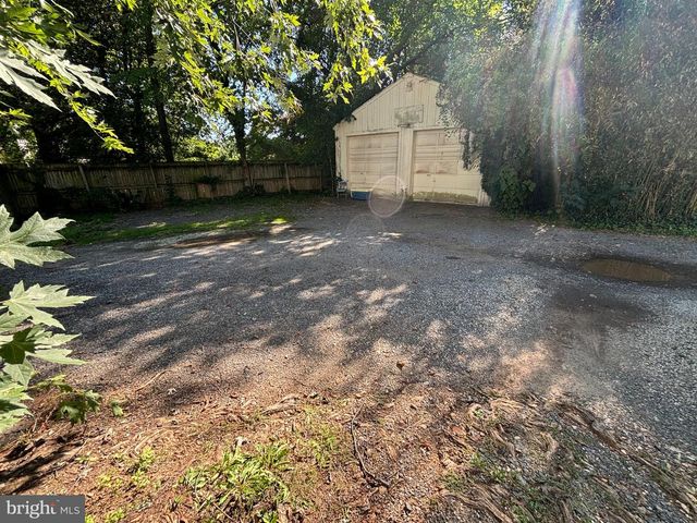 7353 MAGARITY RD, Falls Church, VA 22043